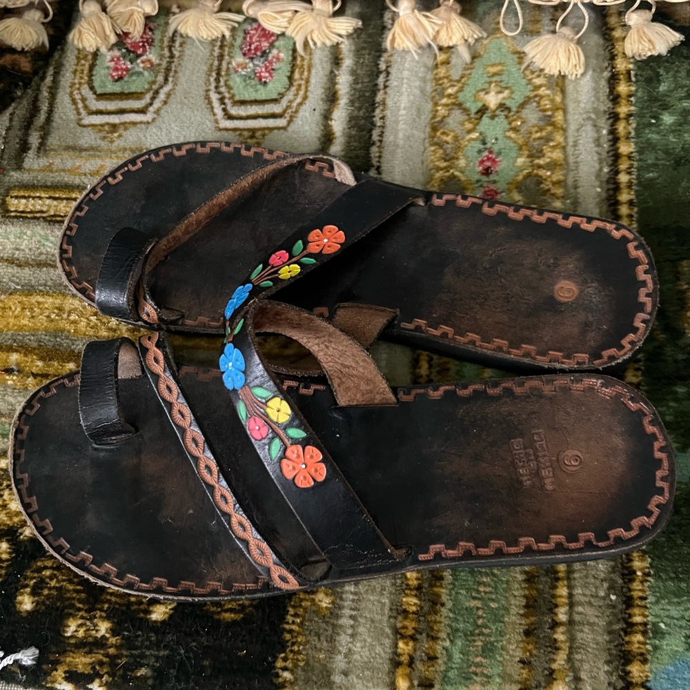 Floral Embellished Black Leather Sandals
